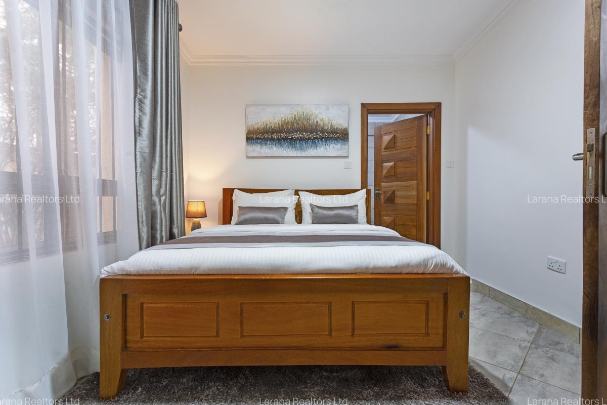 6 Bed House with En Suite at Hillcrest Dr - 7