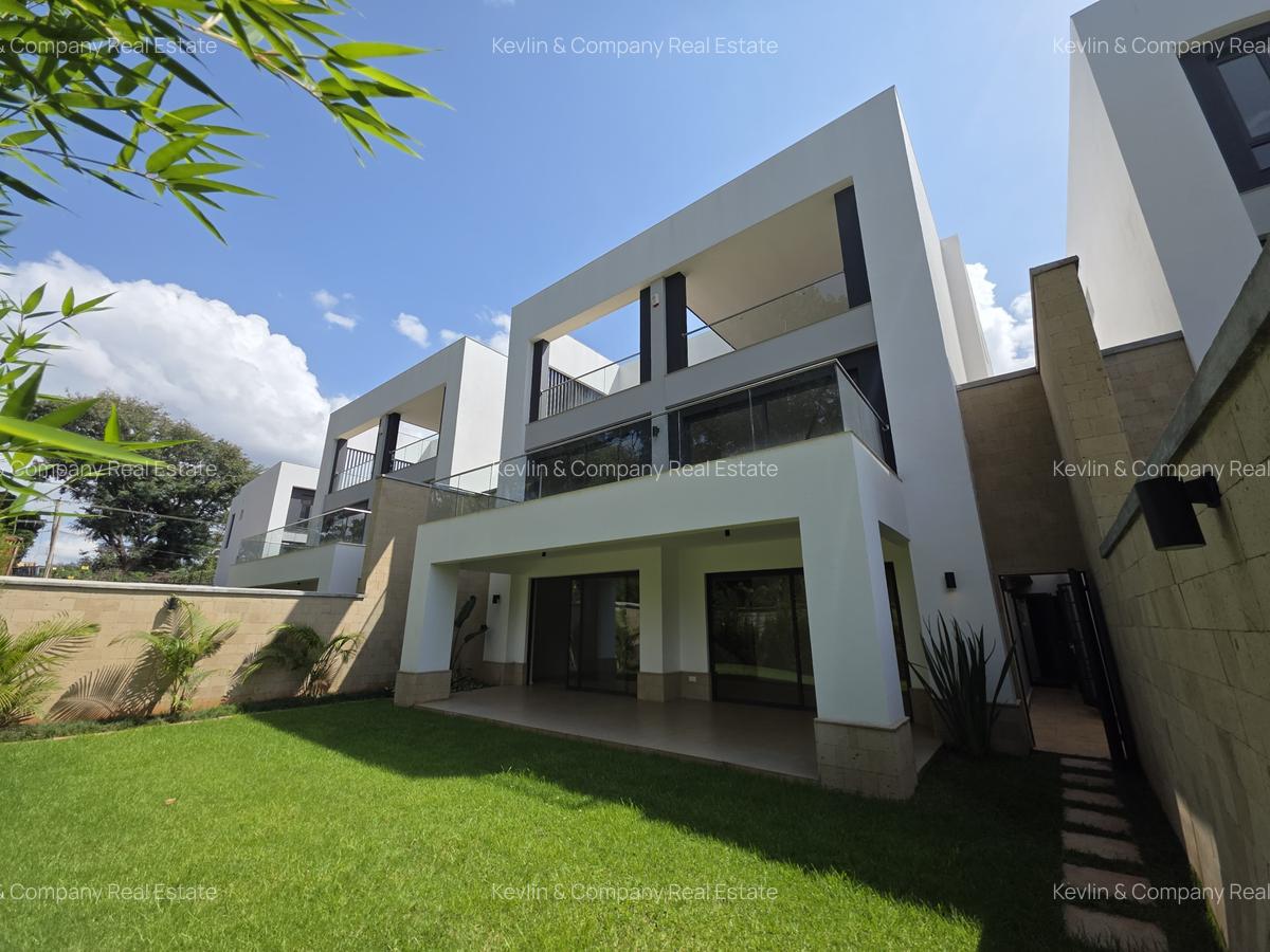 5 Bed Townhouse with En Suite in Kyuna - 2