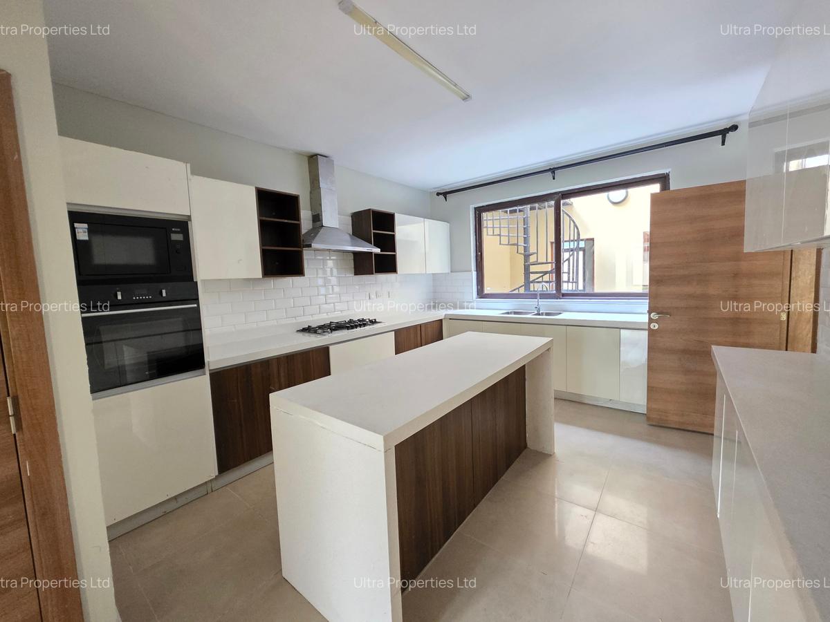 5 Bed Townhouse with En Suite in Lavington - 5
