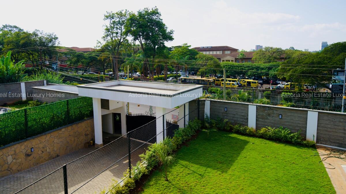 5 Bed Villa with En Suite at 2026-377 - 17
