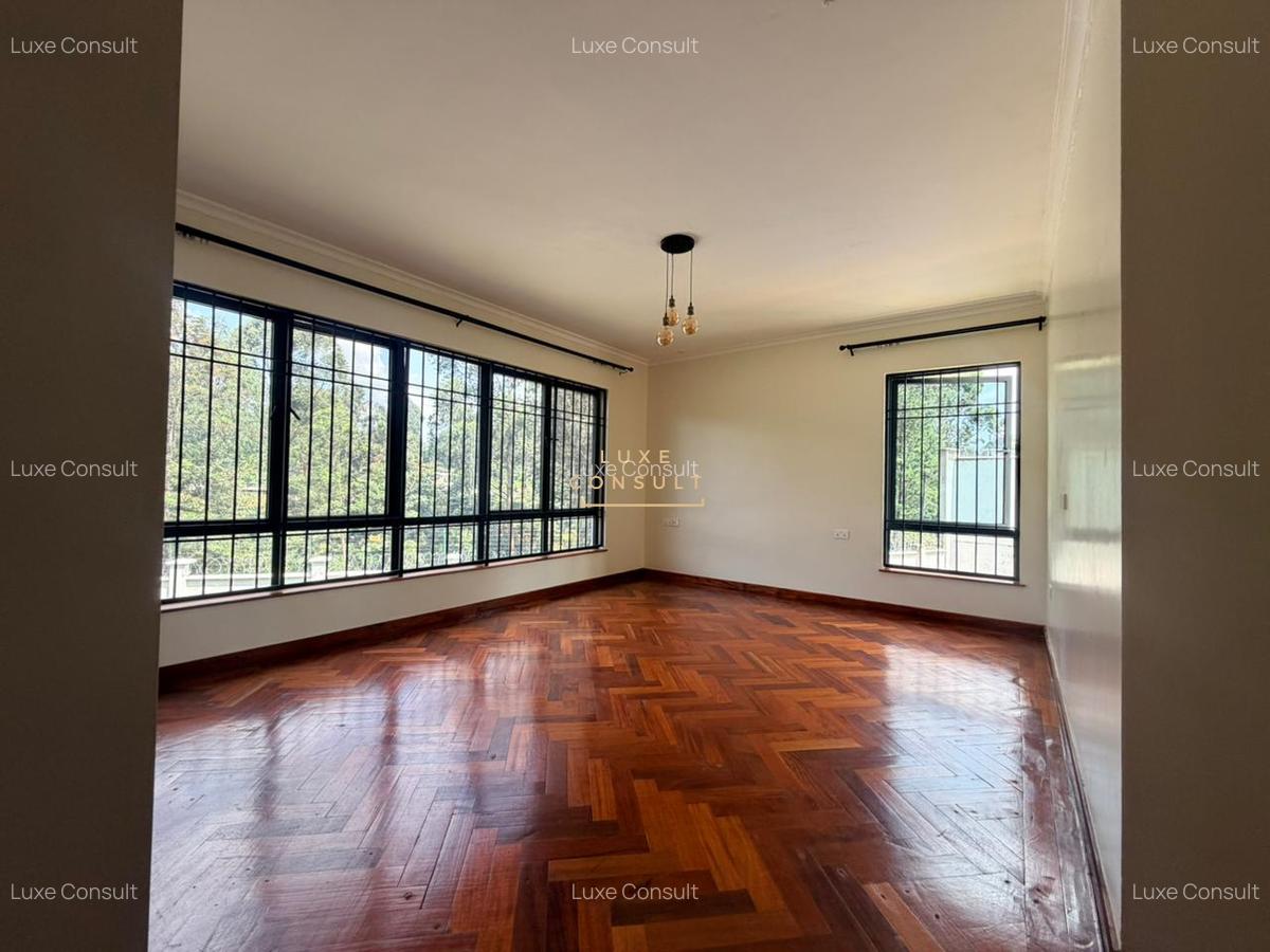 6 Bed House with En Suite in Loresho - 6