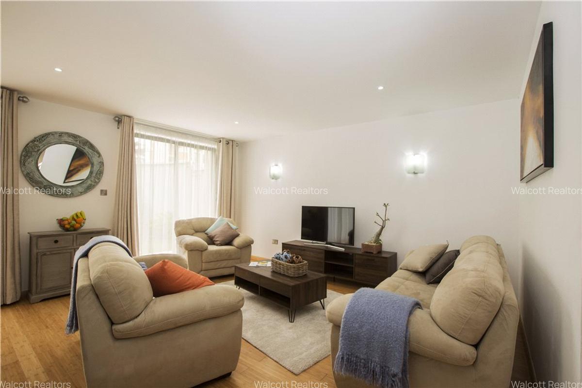 4 Bed Villa with En Suite in Garden Estate - 3