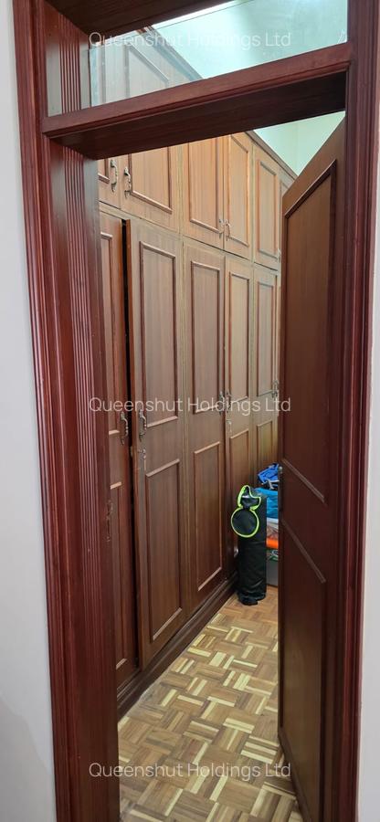 5 Bed Townhouse with En Suite in Westlands Area - 10