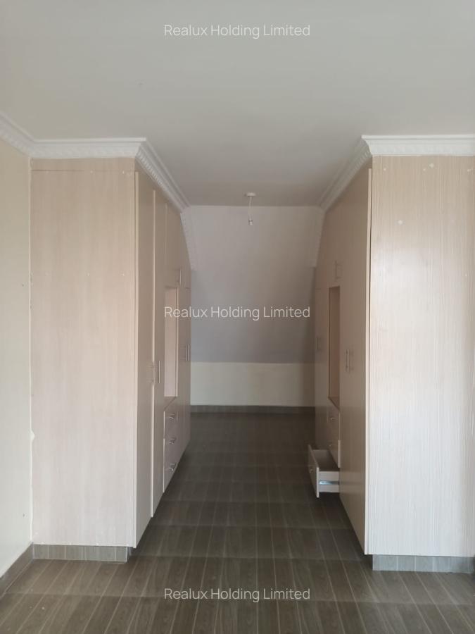 4 Bed Townhouse with En Suite in Gikambura - 8