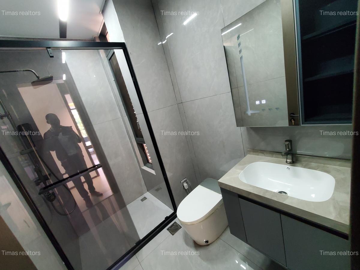 5 Bed Townhouse with En Suite at Lavington - 10
