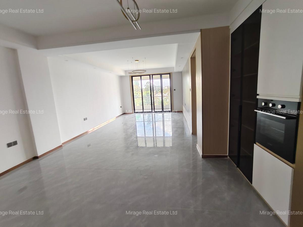 3 Bed Apartment with En Suite in Riverside - 14