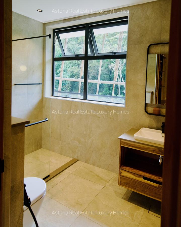 3 Bed Apartment with En Suite at 2026-301 - 4