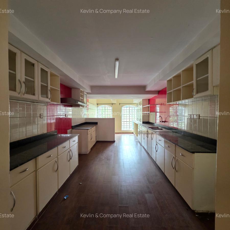 4 Bed Townhouse with En Suite in Lavington - 7