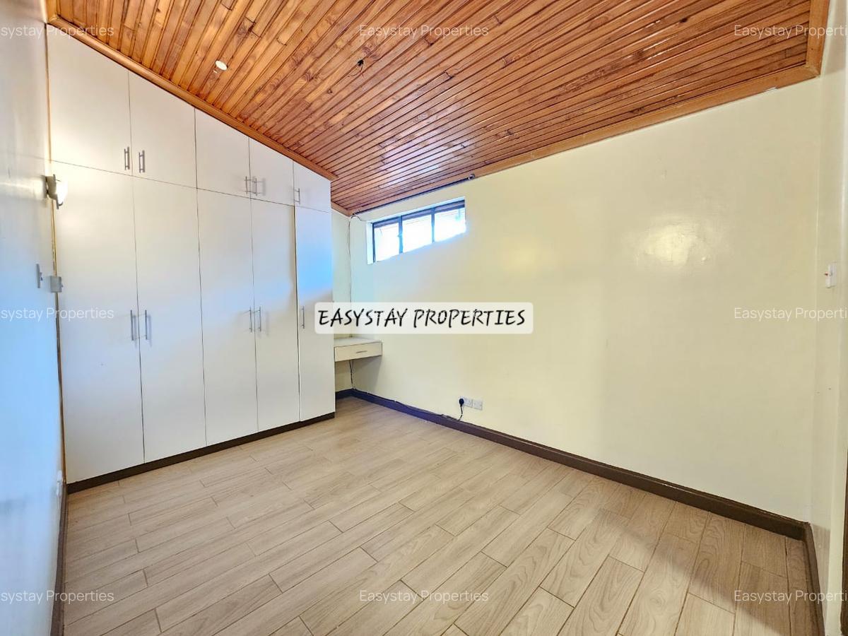 2 Bed Apartment with En Suite in Brookside - 5