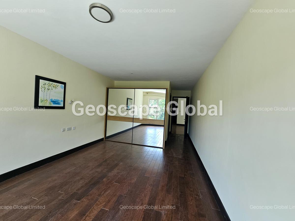 4 Bed Apartment with En Suite in General Mathenge - 3
