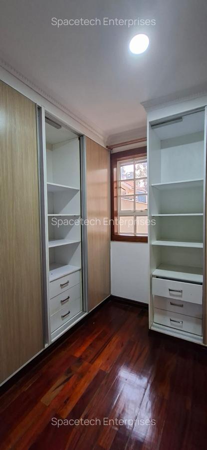 4 Bed Townhouse with En Suite in Kyuna - 14