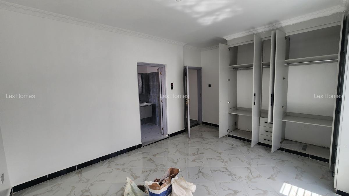 4 Bed House with En Suite at Rimpa Road - 13