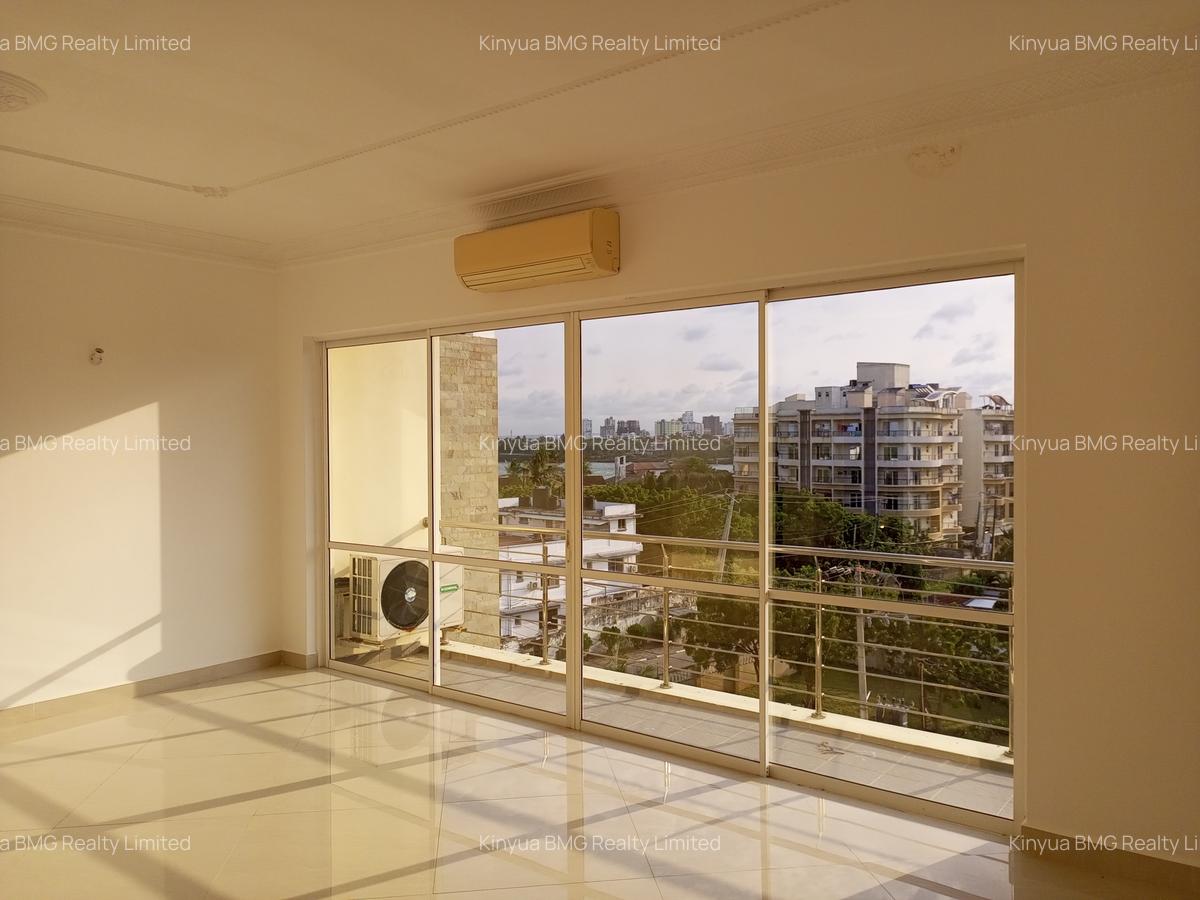 Serviced 3 Bed Apartment with En Suite in Nyali Area - 5