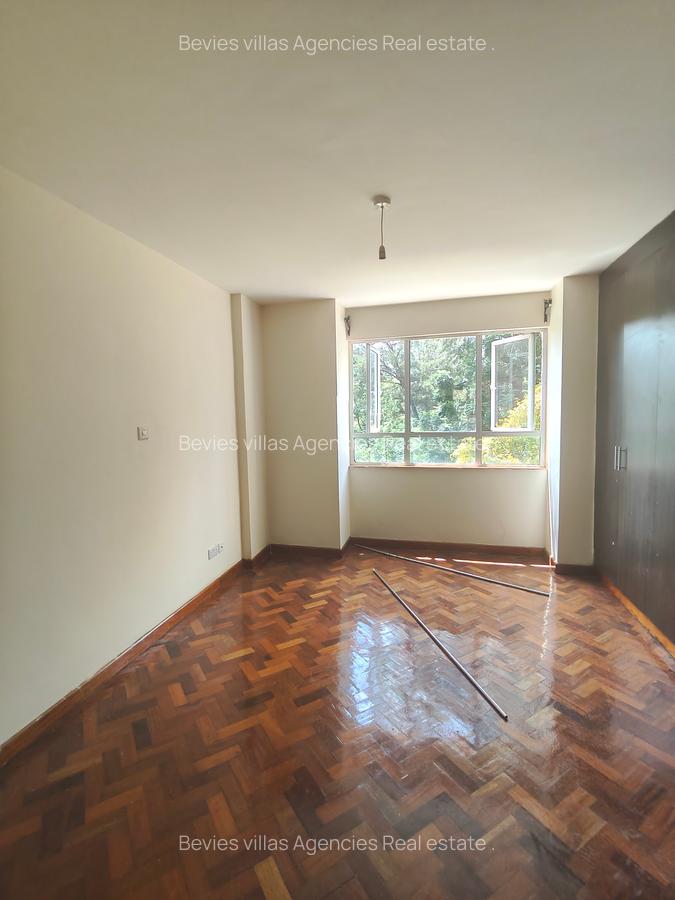 3 Bed Apartment with En Suite at Parklands - 4