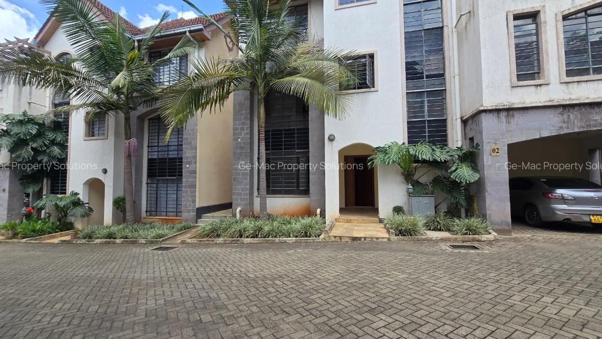5 Bed Townhouse with En Suite in Lavington - 2