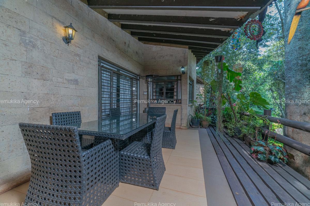 4 Bed Villa with En Suite at Tate Close - 8