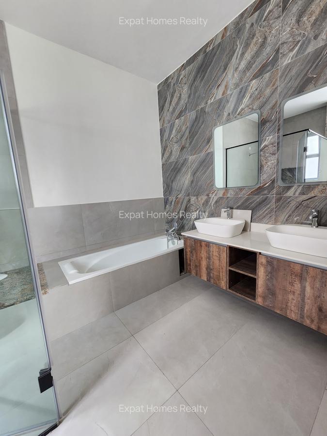 4 Bed Villa with En Suite in Lavington - 15