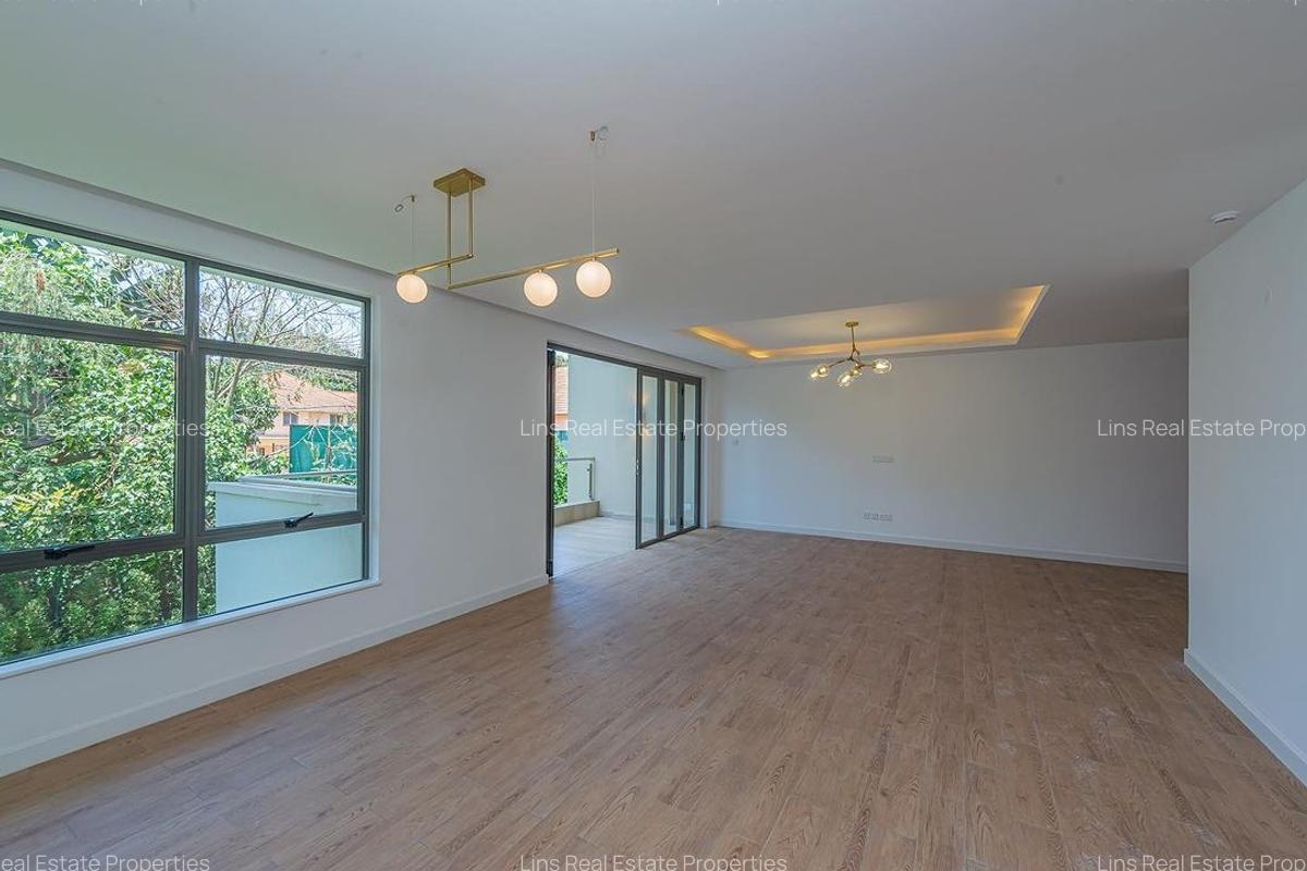 4 Bed Apartment with En Suite in Rosslyn - 9