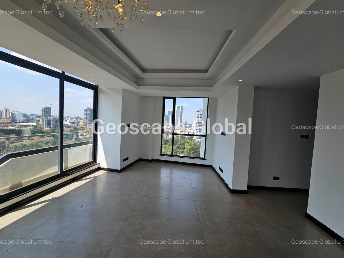 3 Bed Apartment with En Suite in Riverside - 4