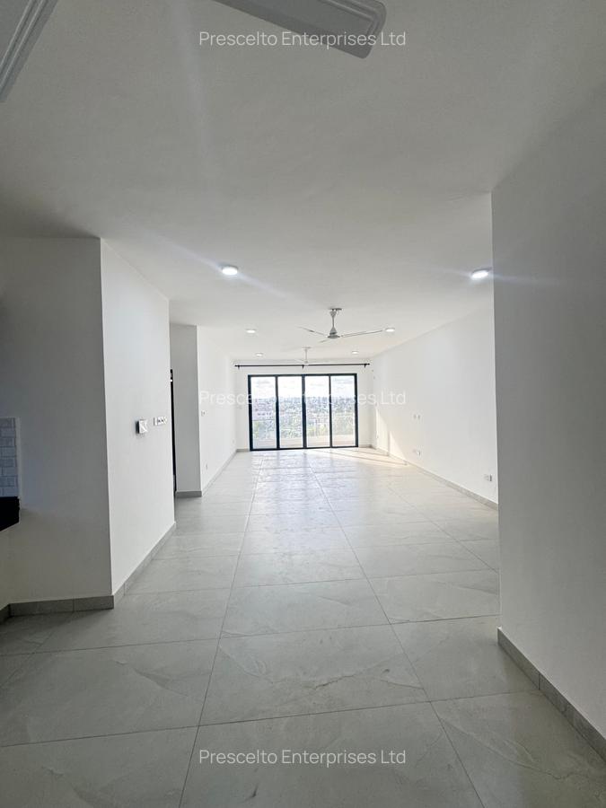 3 Bed Apartment with En Suite at Off Links Road - 2
