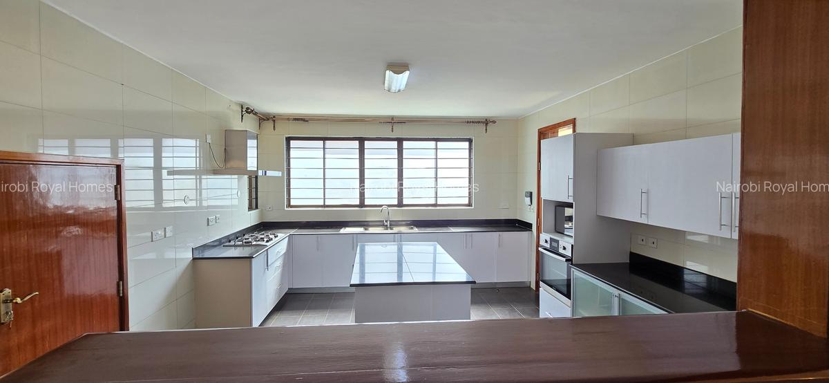5 Bed Townhouse with En Suite at Convent Drive - 6