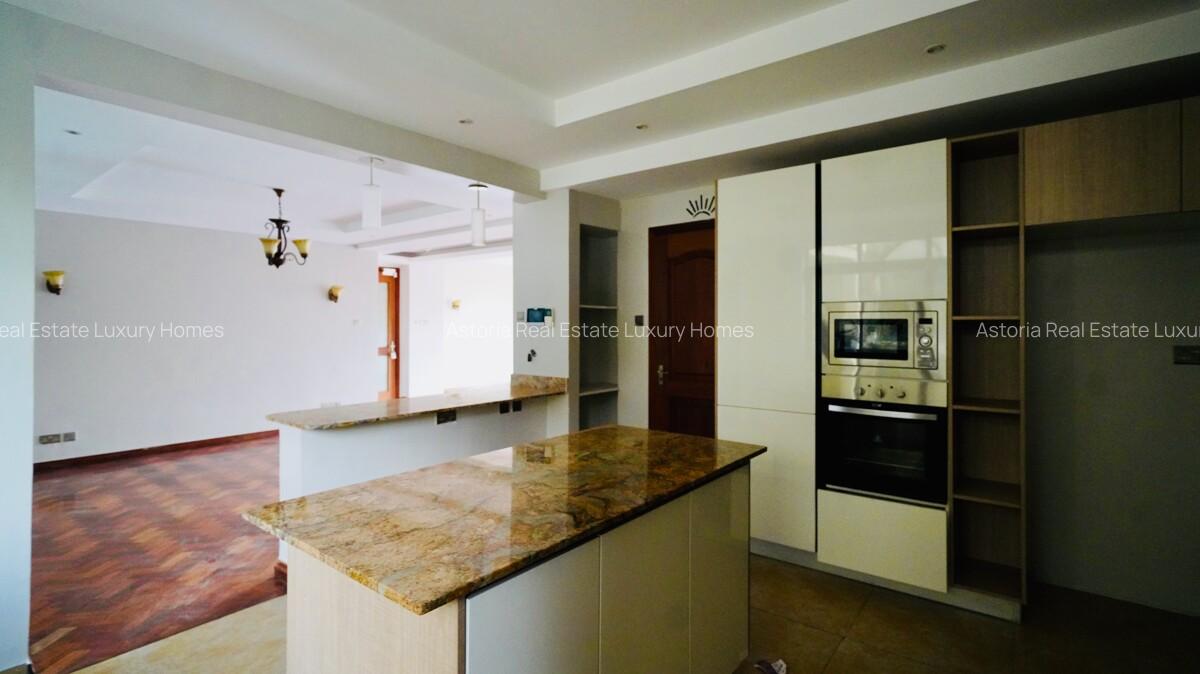 4 Bed Apartment with En Suite at 2026-535 - 10