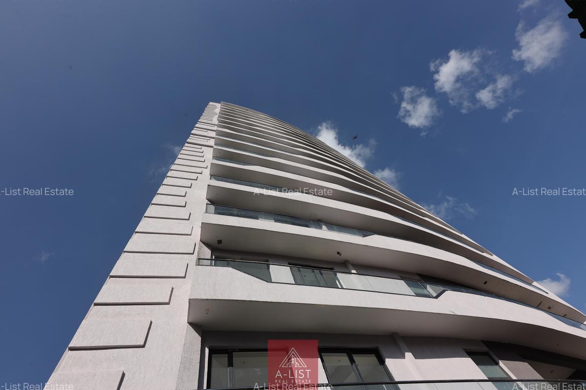 3 Bed Apartment with En Suite at Riverside Drive - 2