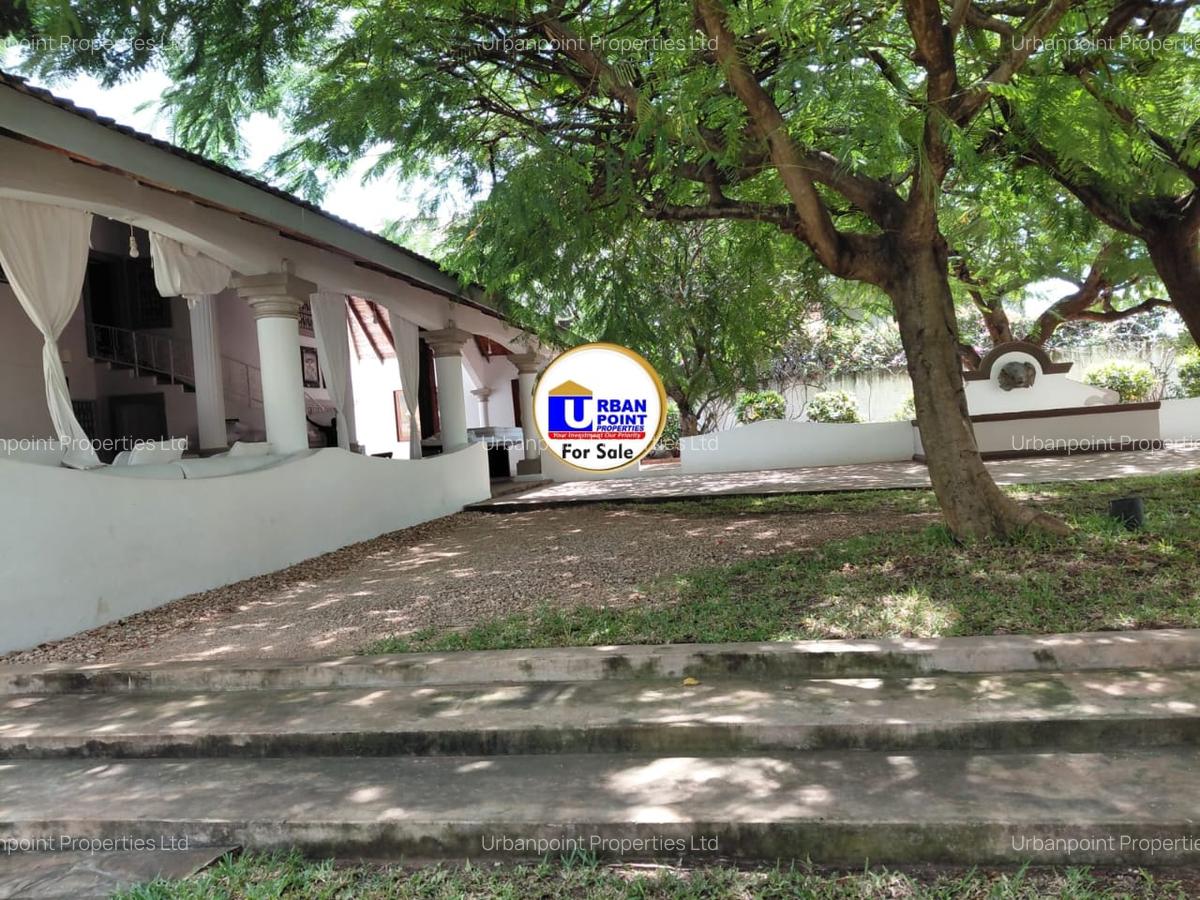 5 Bed Townhouse with En Suite in Malindi - 11