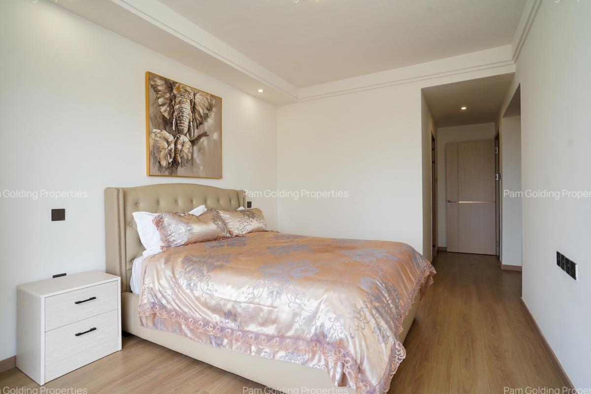Furnished 3 Bed Apartment with En Suite at Riverside Drive - 12