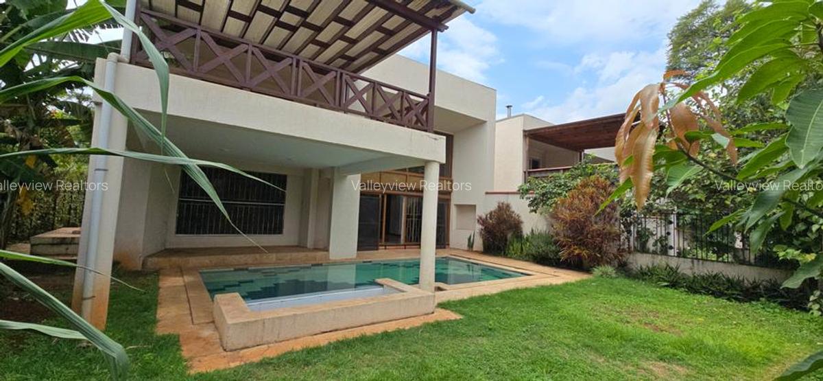 5 Bed Townhouse with En Suite at Lavington - 5