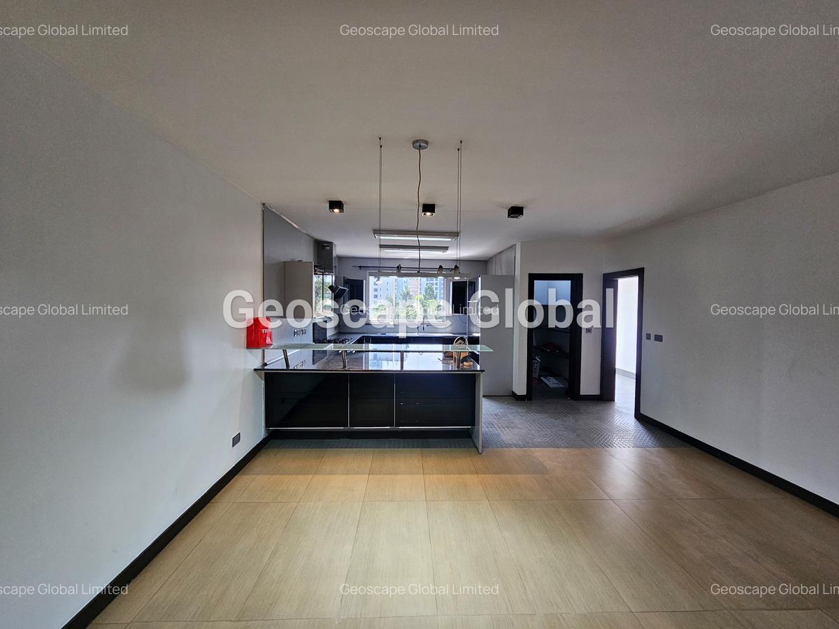 3 Bed Apartment with En Suite in Riverside - 8