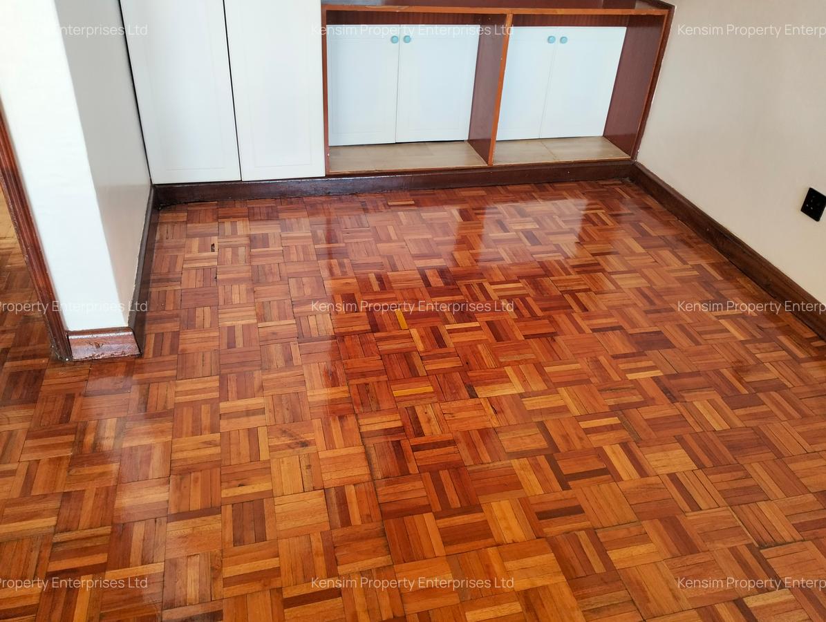 4 Bed Townhouse with En Suite in Lavington - 17