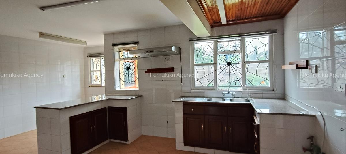 5 Bed House with En Suite at Redhill Road - 6