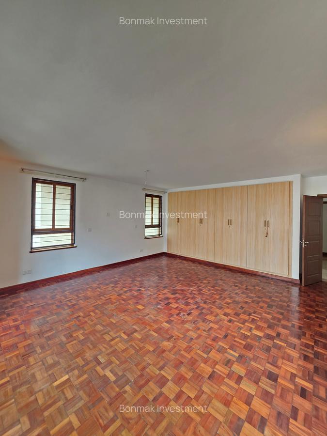 5 Bed Townhouse with En Suite at Lavington Green - 19