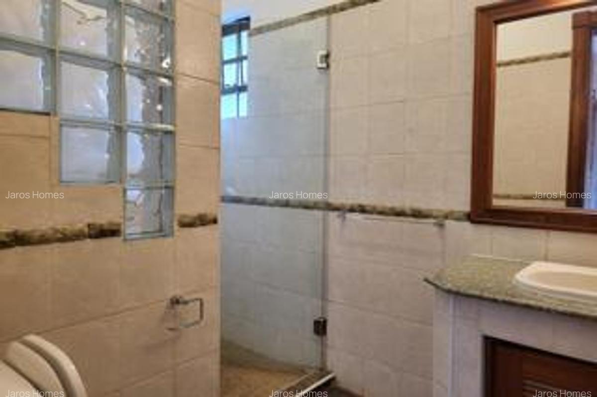 4 Bed Townhouse with En Suite at Peponi Road - 6