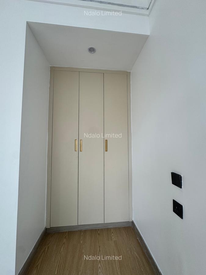 1 Bed Apartment with En Suite at Lavington - 7
