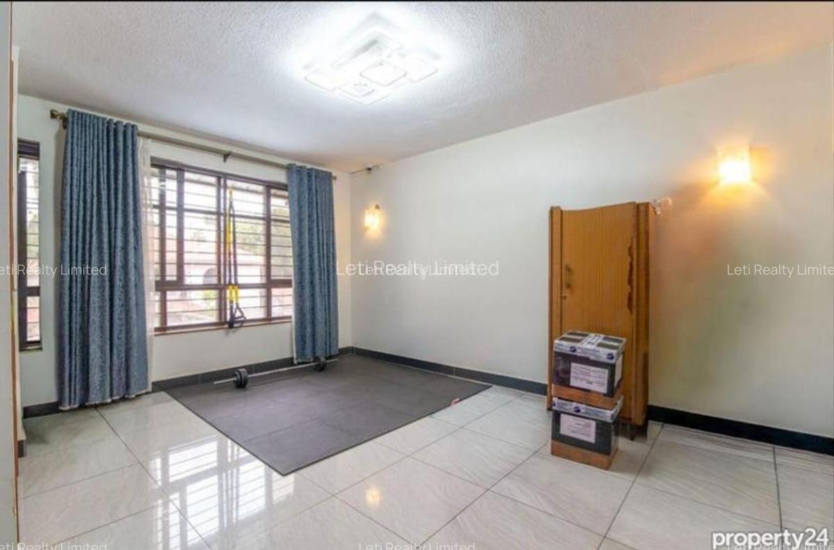 5 Bed Townhouse with En Suite in Lavington - 14