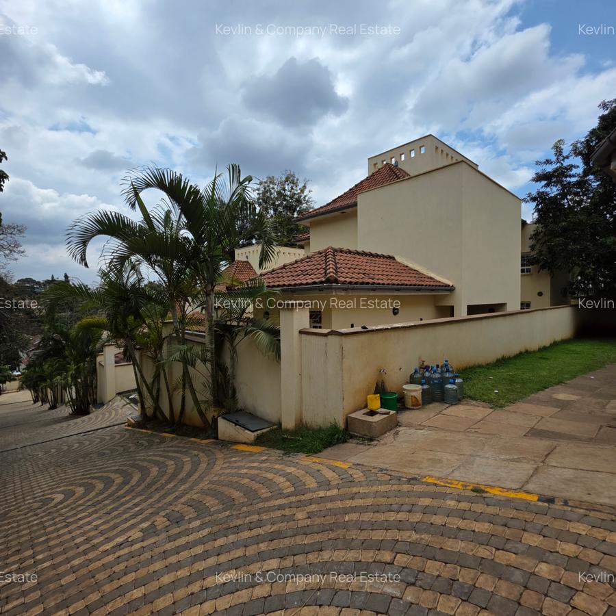 4 Bed Villa with En Suite in Kyuna - 2