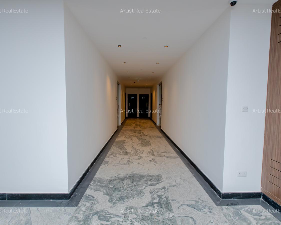 2,500 ft² Commercial Property with Service Charge Included at Brookside Close - 8