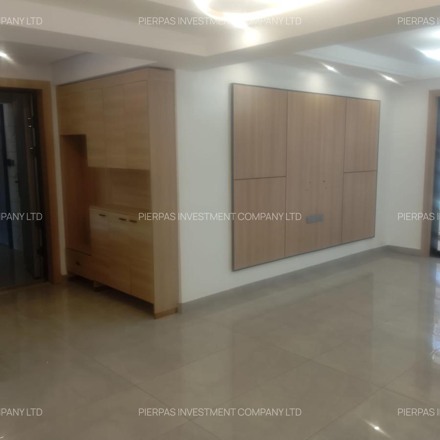 Serviced 3 Bed Apartment with En Suite in Riverside - 16