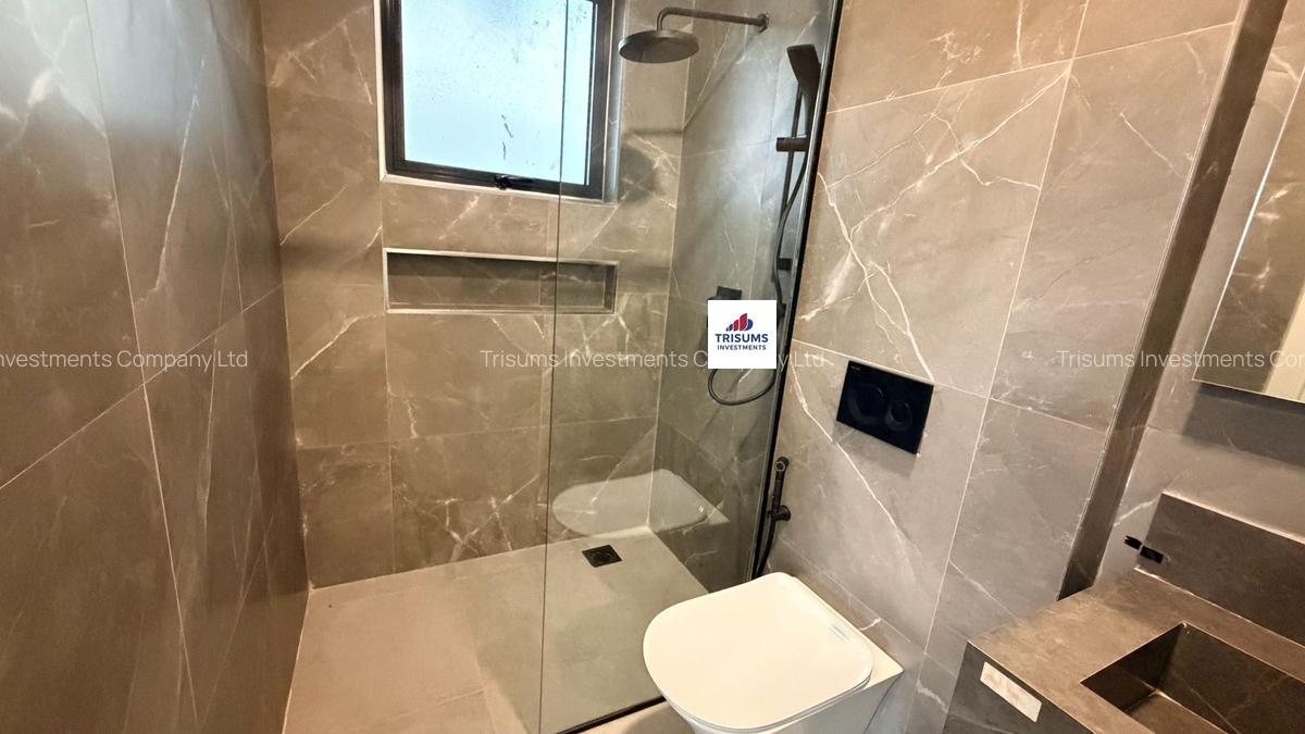 4 Bed House with En Suite in Runda - 12