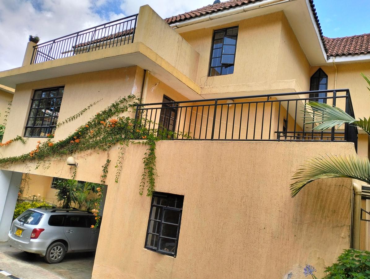 5 Bed Townhouse with En Suite in Kyuna - 1