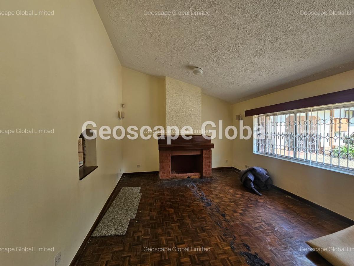 5 Bed House with En Suite in Nyari - 3