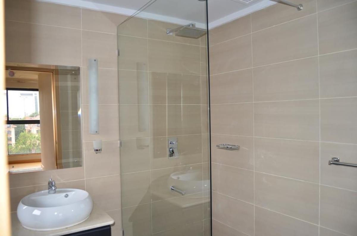 Serviced 3 Bed Apartment with En Suite in Westlands Area - 8