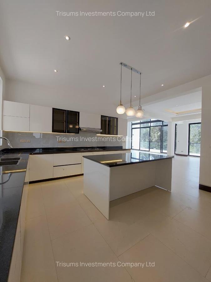 5 Bed Villa with En Suite in Westlands Area - 4