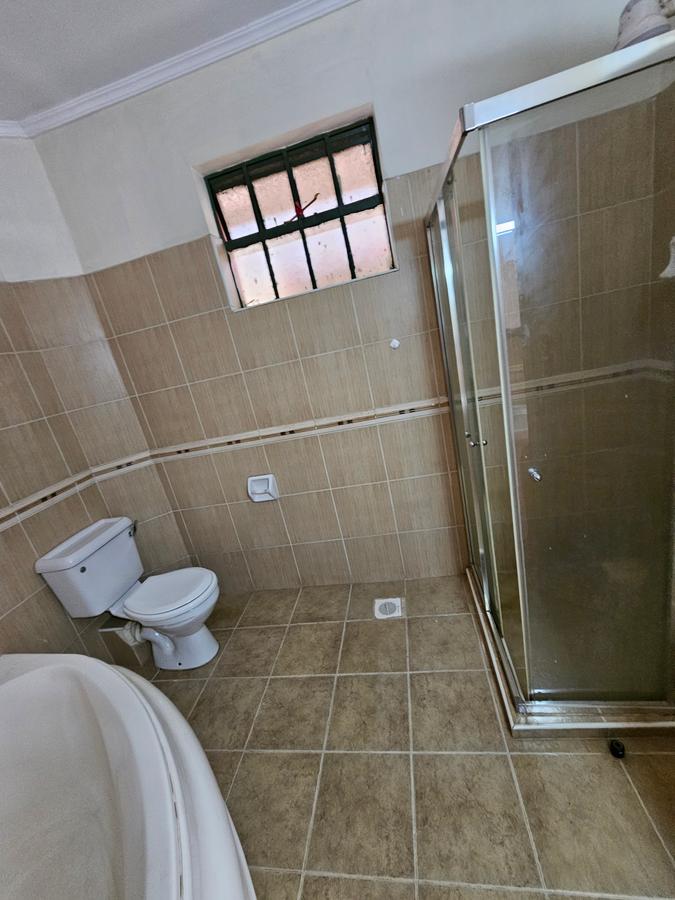 3 Bed Apartment with En Suite at Lavington - 14