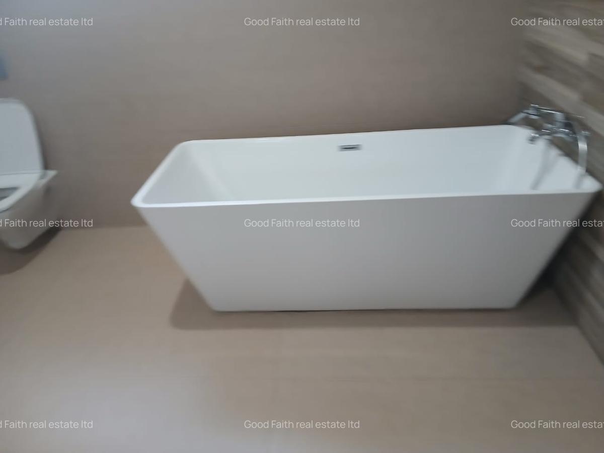 5 Bed House with En Suite in Loresho - 12