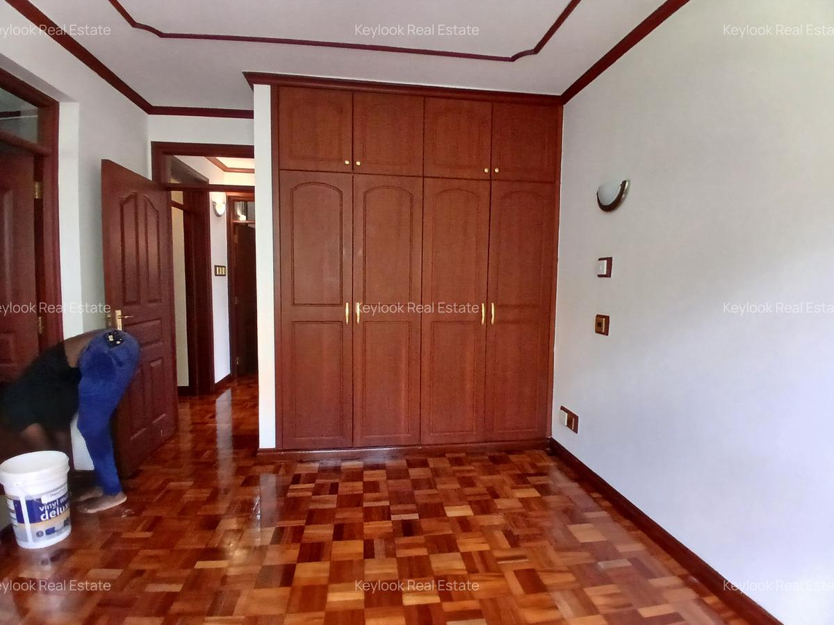 4 Bed Townhouse with En Suite at Off James Gichuru Road - 9