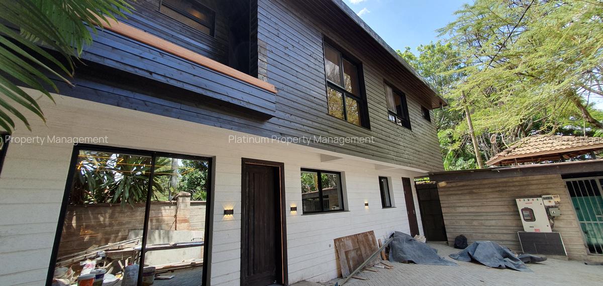 3 Bed House with En Suite at United Nations Avenue - 19