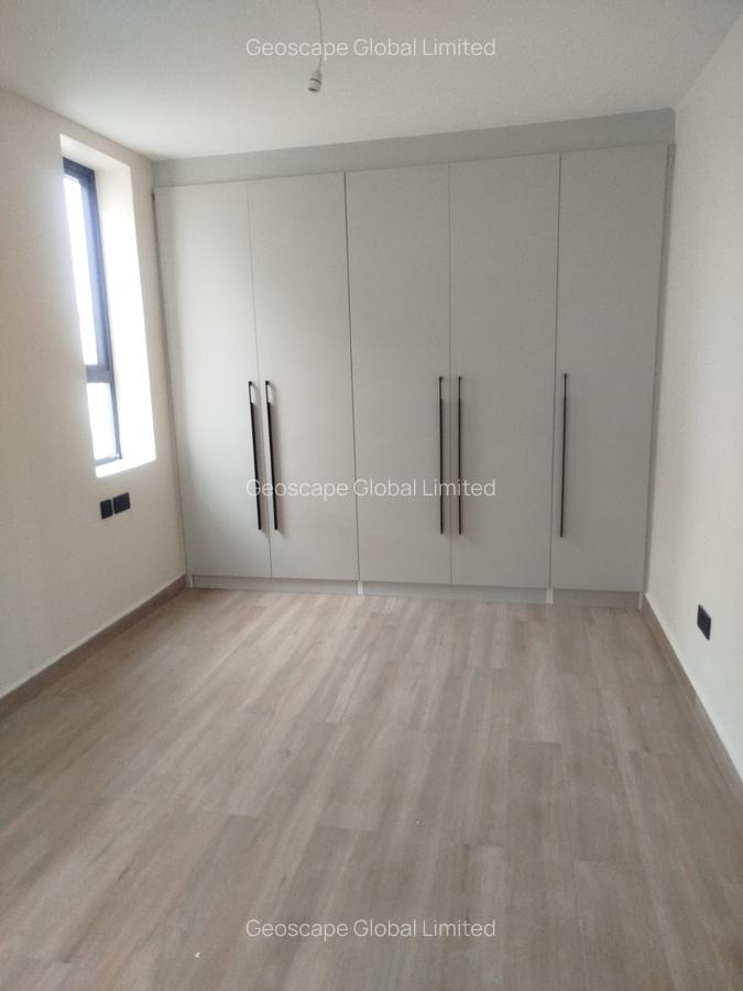 4 Bed Apartment with En Suite in General Mathenge - 9